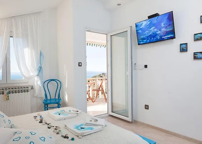 Kety With Pool Hébergement de vacances *