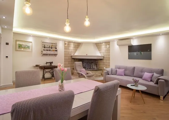 Kety With Pool Hébergement de vacances *