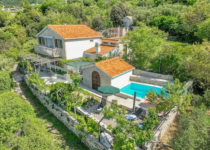 Kety With Pool Vikendica Makarska