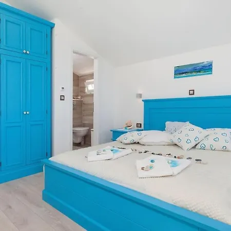 Kety With Pool Holiday home Makarska